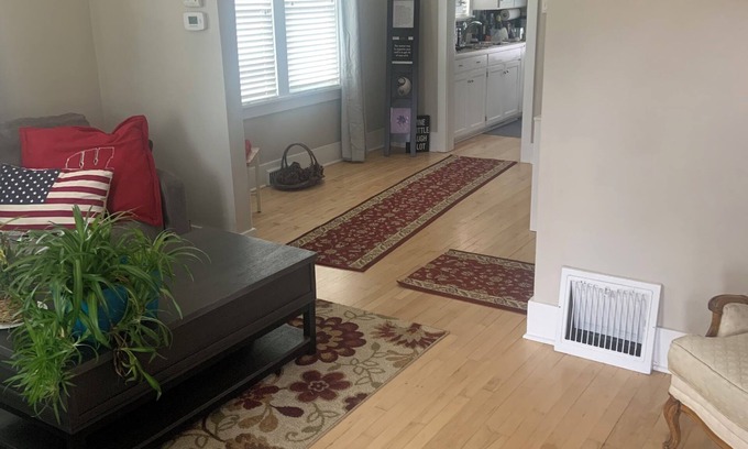 Sheboygan Casa | Cute Quiet Neighborhood Hideway