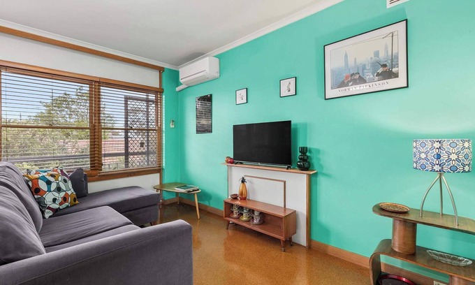 Newtown Apartamento | Cute Retro Gem Summar