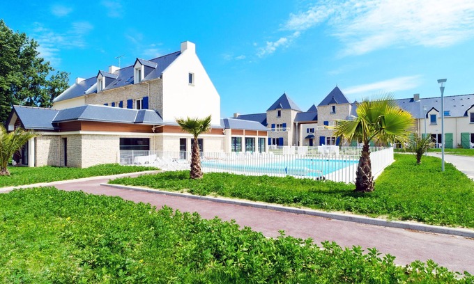 Chateau-Malo Casa | Cute + Rustic Saint-Malo House | Private Entrance!