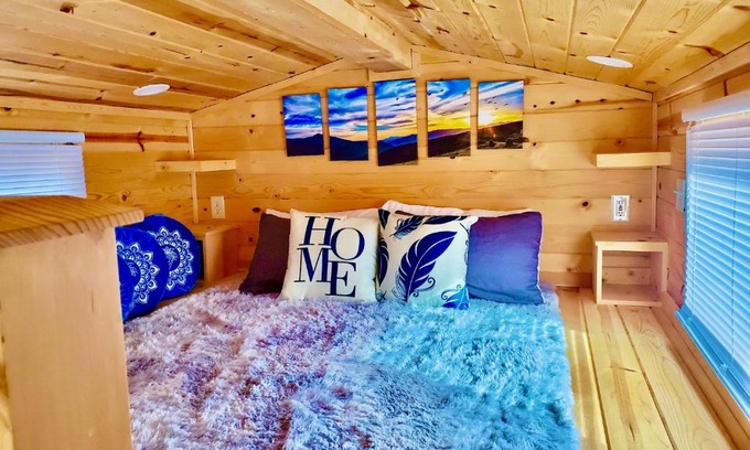 Cottonwood Casa | Cute Sedona Green-Certified Cedar Tiny Home