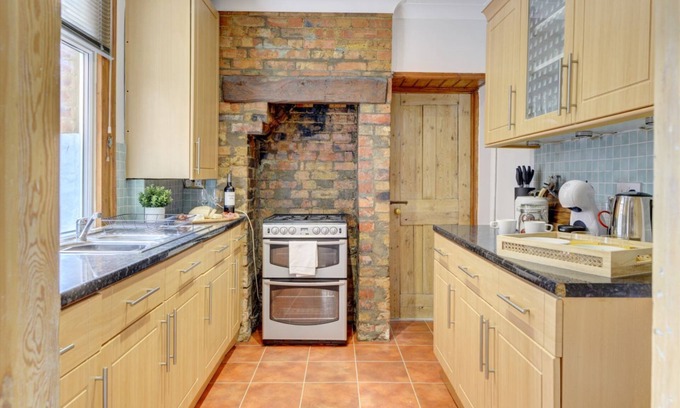Bedford Villa | 86 Dudley Street