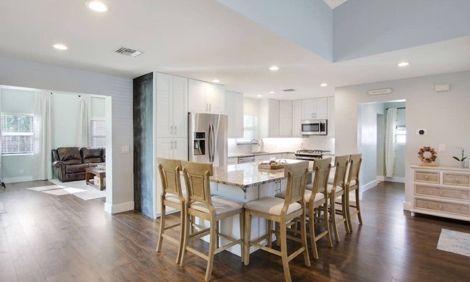 Florida North Atlantic Coast Casa | Cutting-edge & Cozy 4 Bed 2 Bath North Palm Beach!