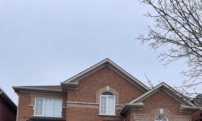 Aurora Casa | Cuzy 2 bedrooms basement apartment @ Aurora