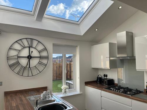 Crewe Casa | CW Detatched Home