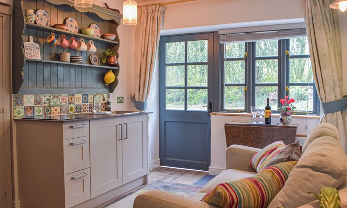 Talgarreg Cabaña | Cwtch Wrth Plas - UK45619