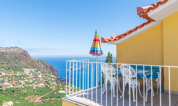 Arco da Calheta Apartamento | Nido de Cyane, una vista de halcón sobre Arco Da Calheta
