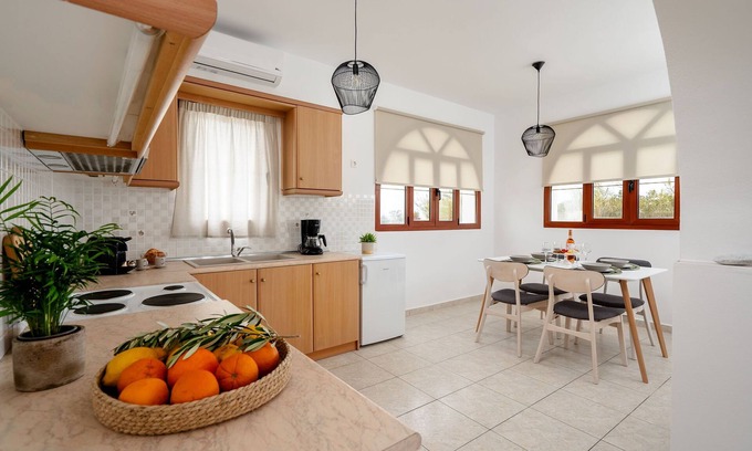 Mikri Vigla Apartamento | Cycladic apartment - just a few meters from Orkos beach!