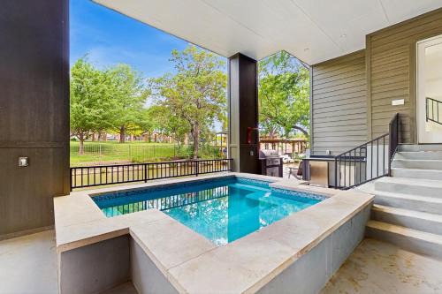 Kingsland Casa | Cypress Paradise