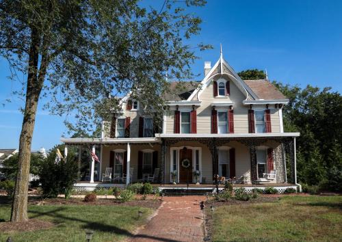 Snow Hill Hotel | Cypress River Inn & Spa