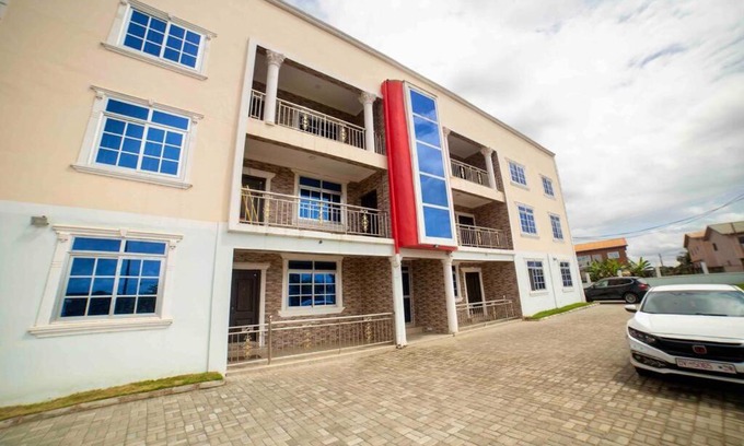 Accra Apartamento | CZECH HOUSE , entire 3 bedroom, Amasaman - Accra