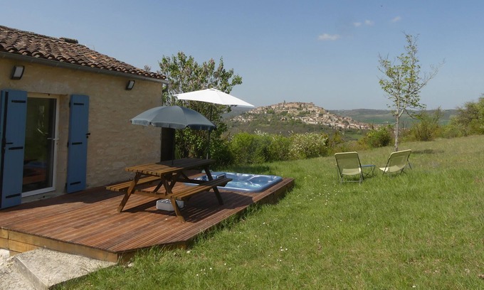 Souel Cabaña | Puech Cherie-Gîte-Rural-Baño con bañera-Vista a lugar emblemático