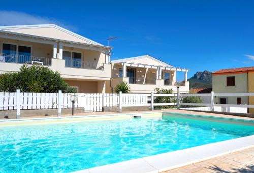 Viddalba Apartamento | Dòmo#31 - Villa con Piscina, Giardino e Parcheggio