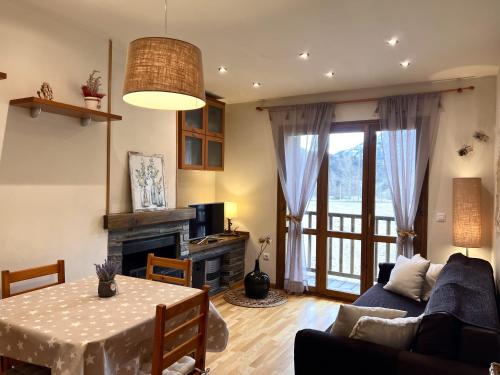 Vall de Cardos Apartamento | Dúplex d'Ainet - Vall de Cardós - L'Amfitriona