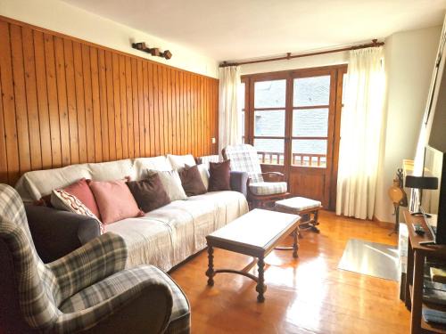 Esterri D'Aneu Apartamento | Dúplex familiar i amb vistes al centre d’Esterri by RURAL D'ÀNEU