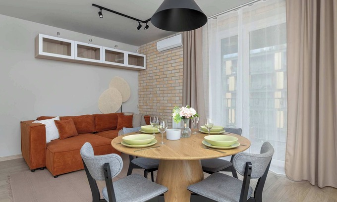 Czyzyny Apartamento | Dąbrowska 15C | Krakow | Spacious Apartment | Parking