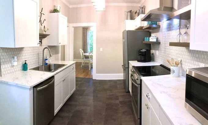 Newton Casa | D-Liteful Stay in Downtown Newton