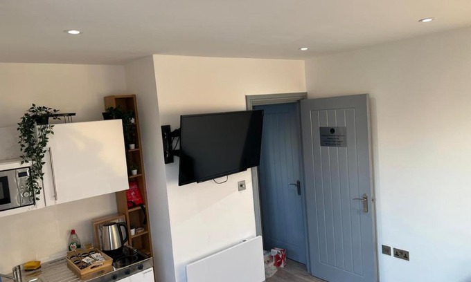Roding Apartamento | D Lovely Multi Use 1 Bed Loft Apartment with Parking