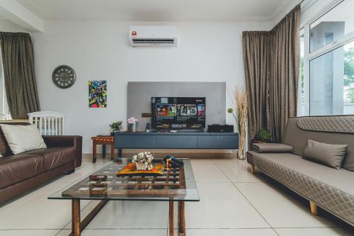 Bandar Penawar Casa | d'Lux 6BR16-25px Pool BBQ NetFlx HotPot KTV Mahjong by Our Stay