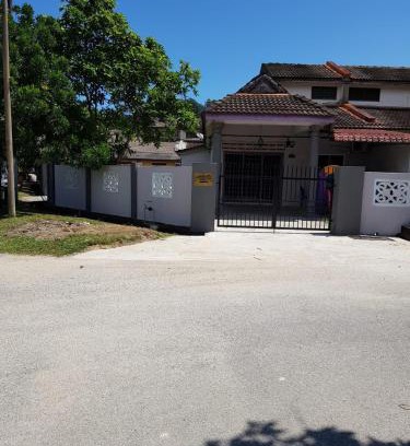 Kampung Geliga Besar Casa | D'Salbiah Homestay