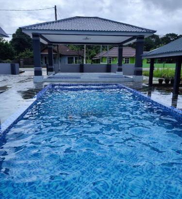 Kampung Dusun Rendah Casa | D’wokah Roomah Pool & Space