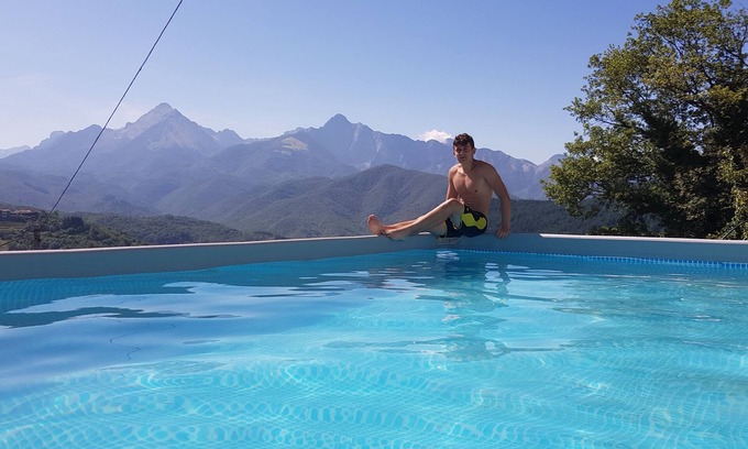 Casola in Lunigiana Casa | " DA ERCOLE " LUXURY HOLIDAY HOME WITH SWIMMING POOL, JACUZZI AND GARDEN.