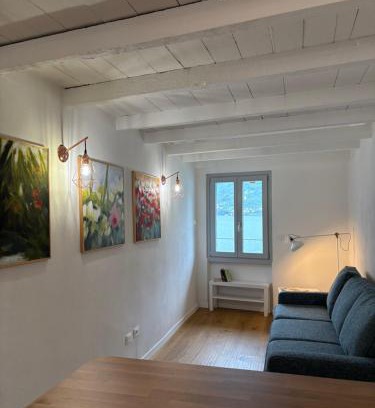 Colonno Apartamento | Da Mirella apri la finestra e innamorati del lago!