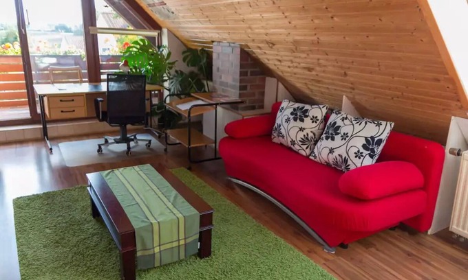 Furstenfeldbruck District Apartamento | Dachgeschoss Apart. Ca.35 qm mit Terrasse im Einfamilienhaus