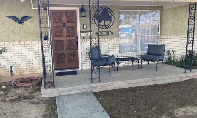 Farmington Casa | Dad’s Hangout