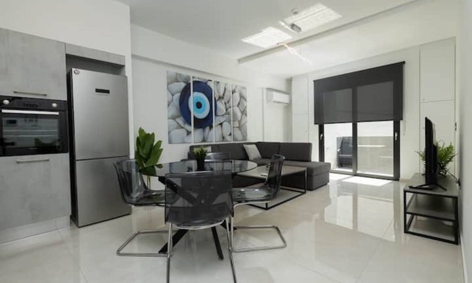 Gazi Apartamento | Daedalus flat - 3' from the metro