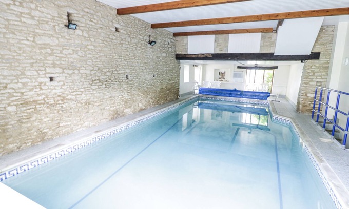 Minster Lovell Cabaña | DAIRY COTTAGE, pet friendly, with pool in Minster Lovell