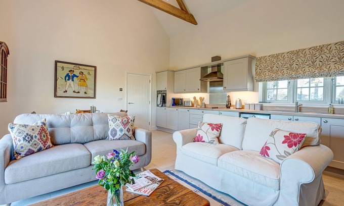 Bladon Casa | Dairy Lodge | Bladon Holiday Let | 2 Beds & Sleeps 4