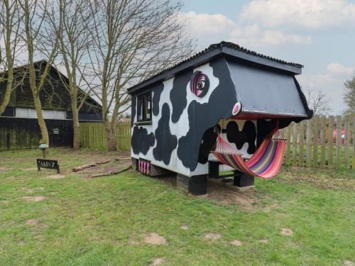 Woodbridge Casa | Daisy Cow Shed 1