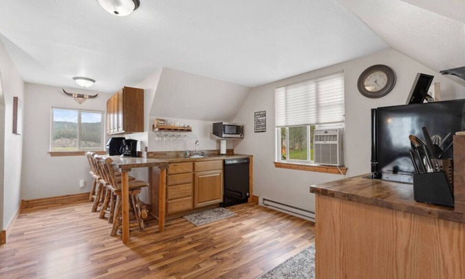 Rapid City Casa | Dakota Cabin:1 mi. Sheridan Lake