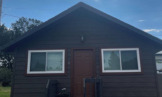 Faulkton Casa | Dakota Landing Cabins & Motel: 8-Cozy, newly remodeled cabin