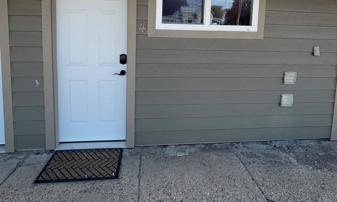 Faulkton Casa | Dakota Landing Cabins & Motel: Room #4-Cozy, newly remodeled motel room