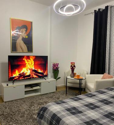 Al Nahda Casa | DALA MASTER Bedroom En-suite