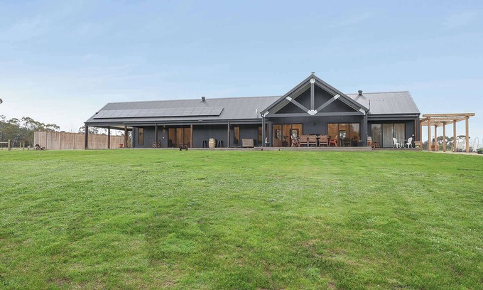 Whoorel Casa | Dalhousie at Birregurra: Country Escape