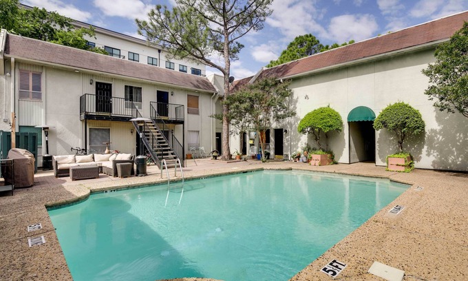 Knox - Henderson Condominio | Dallas Condo w/ Pool Access ~ 4 Mi to Downtown!
