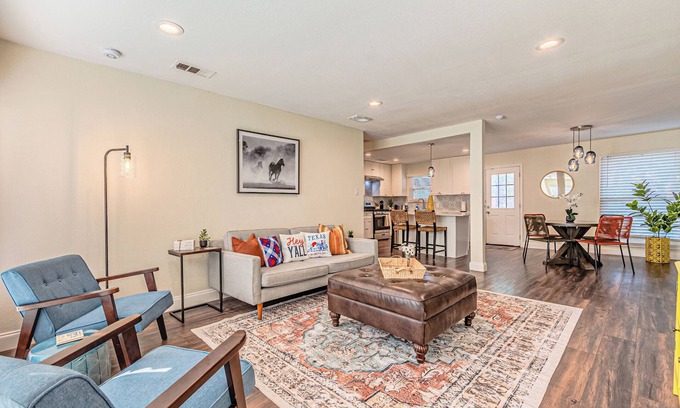 Dallas Casa | Dallas's Urban Oasis ~A Secluded Haven in Dallas~