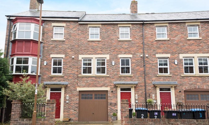 Durham Casa | Dalton Crescent