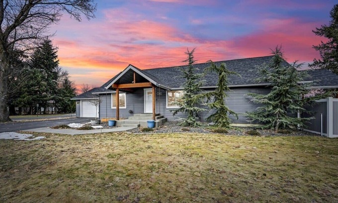 Dalton Gardens Casa | Dalton Garden Escape - 8 minutes from Hayden Lake