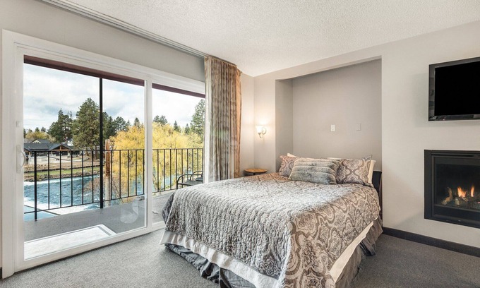 Orchard District Condominio | "Dam Pretty View" Condo overlooking Deschutes River