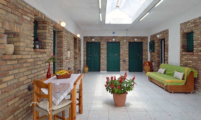 Kassiopi Apartamento | Damaskis Studios a Small Complex in Kassiopi