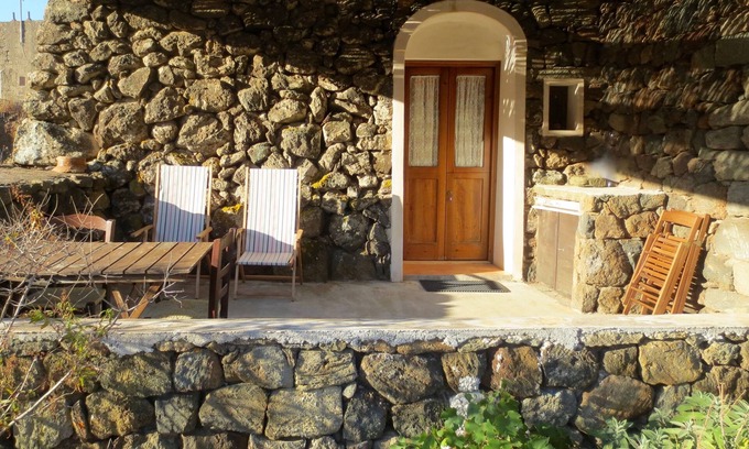 Pantelleria Villa | La Karbucina Village - Dammuso OCRA