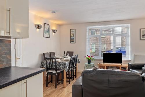Laugharne Casa | Dan Y Bryn - A lovely 3 bedroom house centrally located in Laugharne