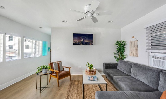 Huntington Beach Apartamento | Steps to the Beach, Main St. & Pacific City - 1BR