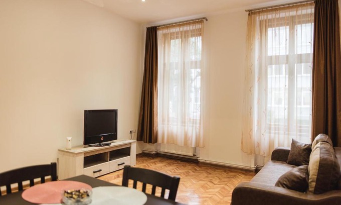 Center Apartamento | Dana Apartment Center
