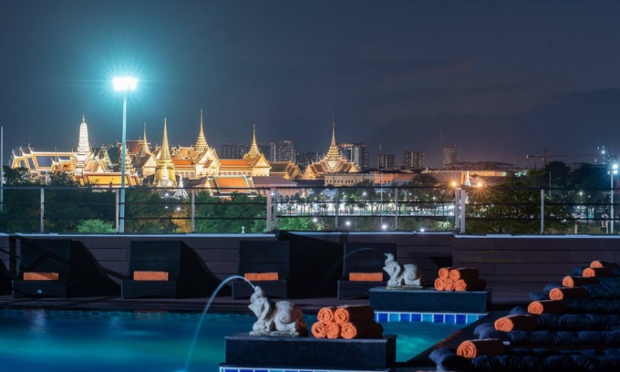 Talat Yot Hotel | Dang Derm in The Park Khaosan