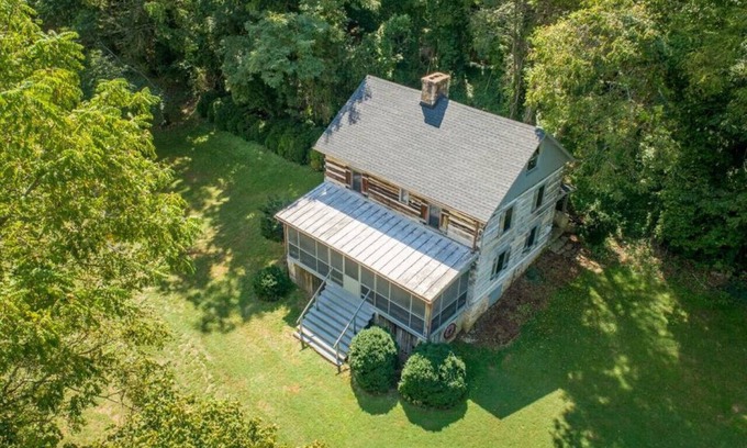 Luray Cabina | Daniel Boone Cabin RPC