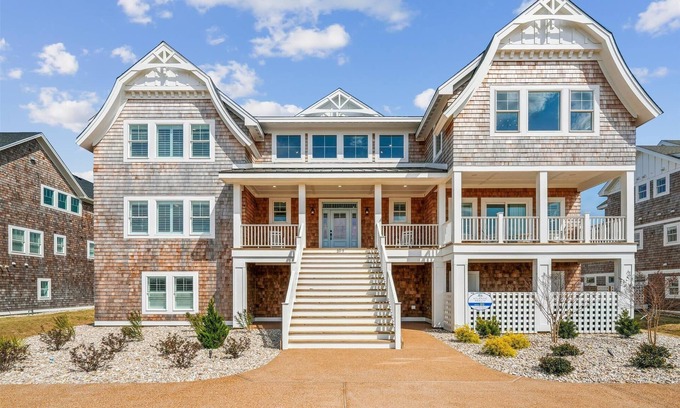 Colington Casa | Daniels -- Brand New Luxury Oceanfront Home